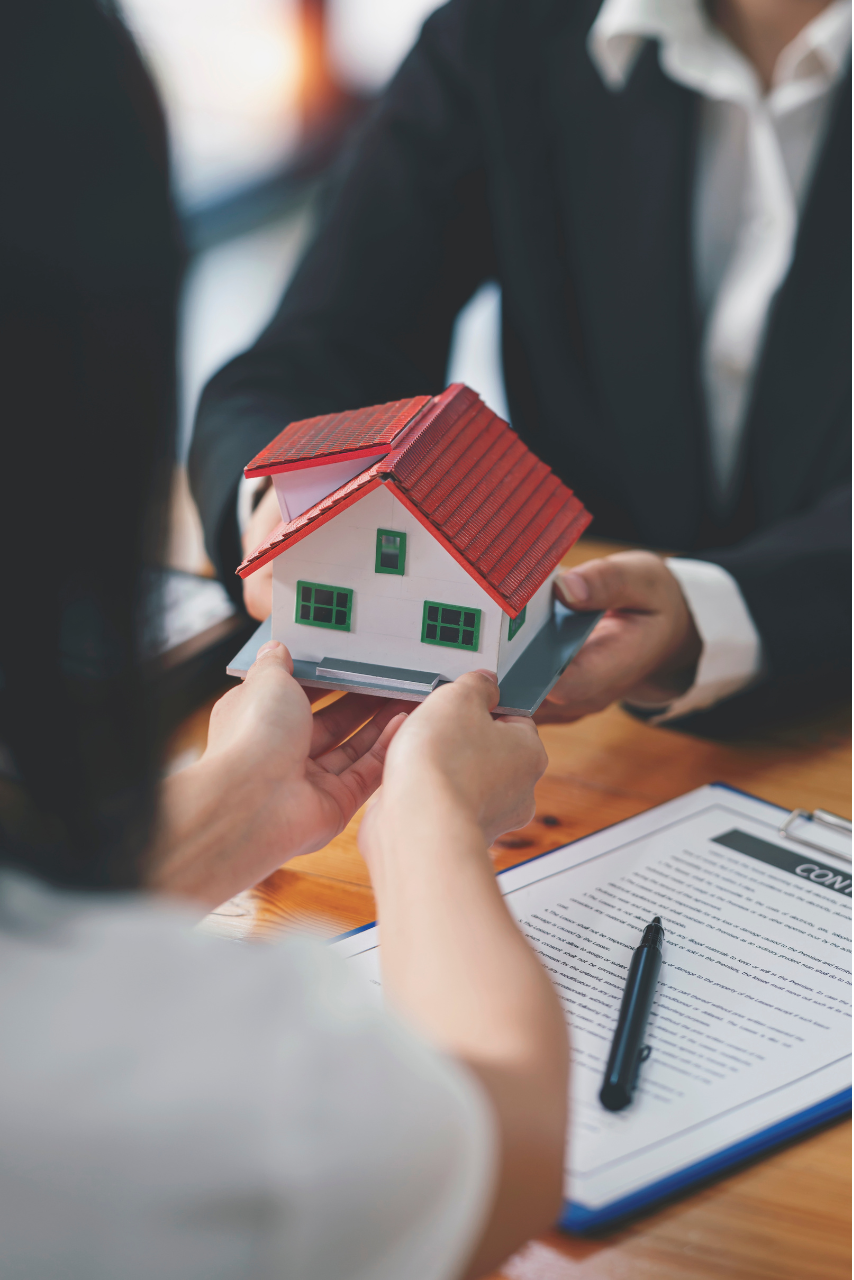 mortgage dealer